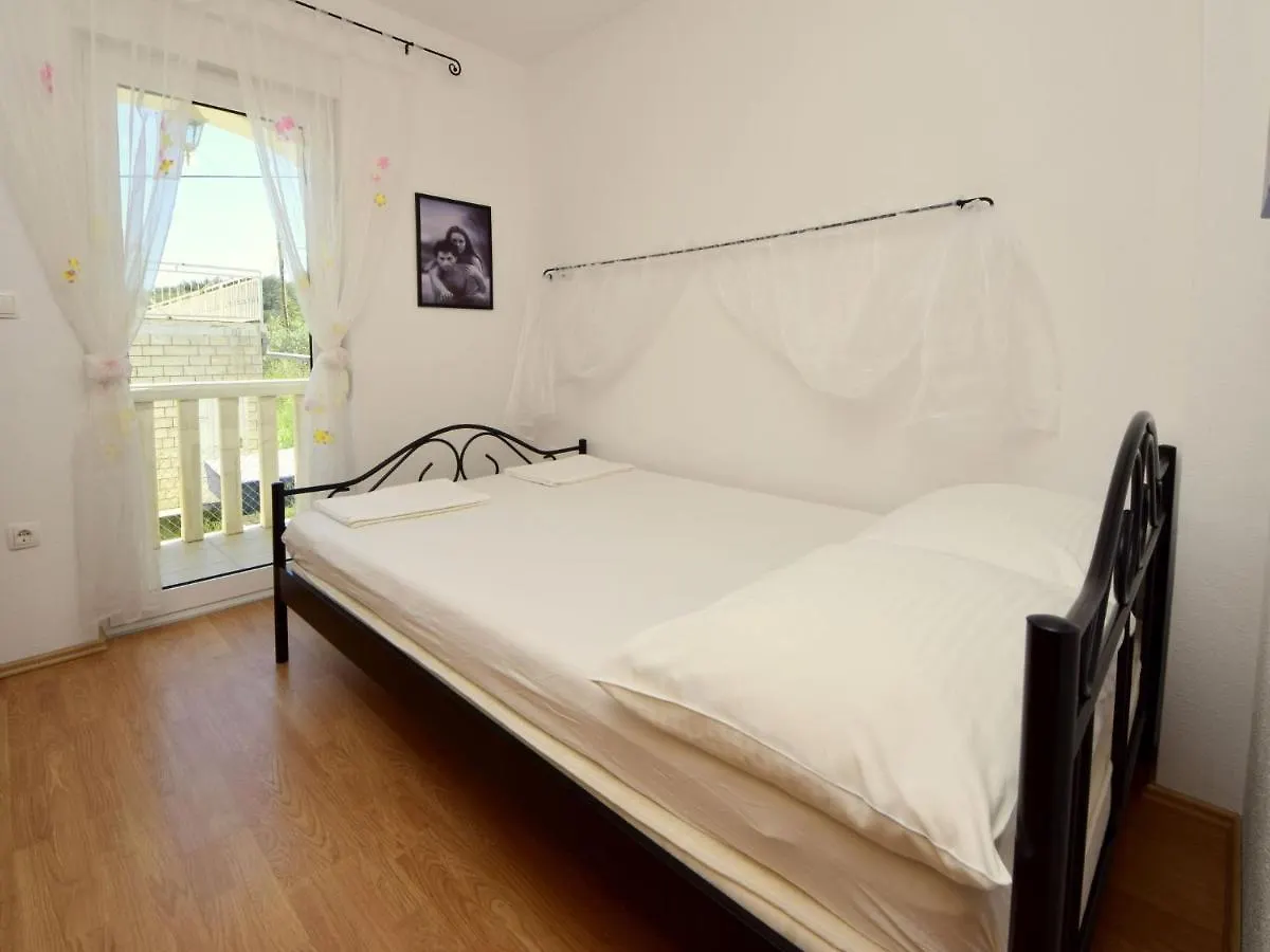 Apartment Anda-2 By Interhome Trogir